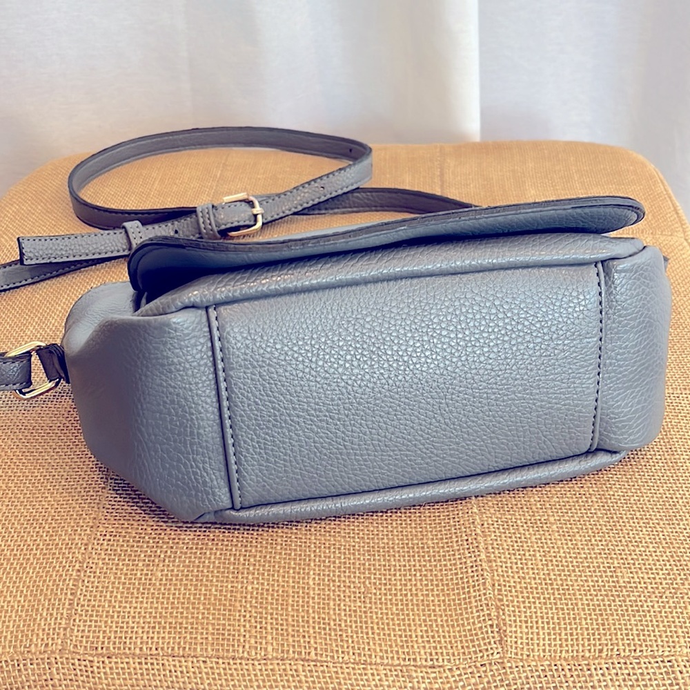 gray purse - Picture 4 of 5